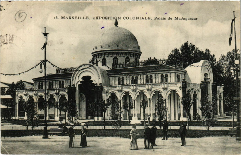 Carte postale ancienne Marseille Expo Coloniale-Palais de Madagascar à Marseille
