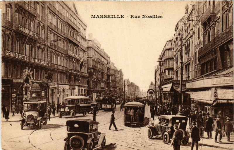 Carte postale ancienne Marseille Rue Noailles à Marseille