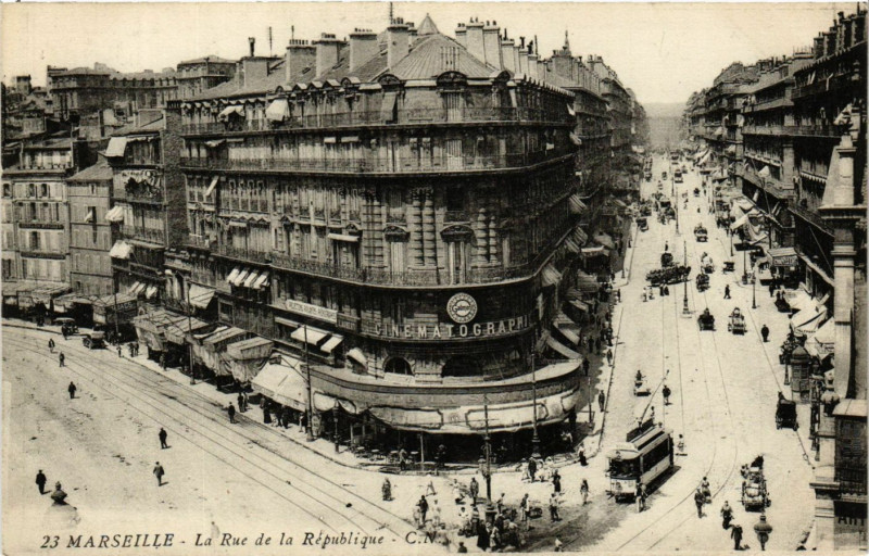 Carte postale ancienne Marseille Rue de la Republique à Marseille