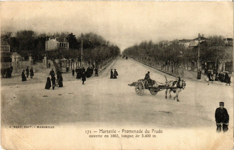 Carte postale ancienne Marseille Promenade du Prado à Marseille