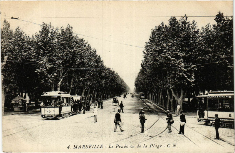 Carte postale ancienne Marseille Le Prado vu de la Plage à Marseille