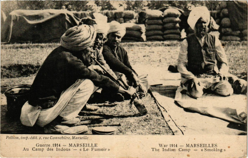 Carte postale ancienne Marseille Au Camp des Indous-Le Fumoir à Marseille