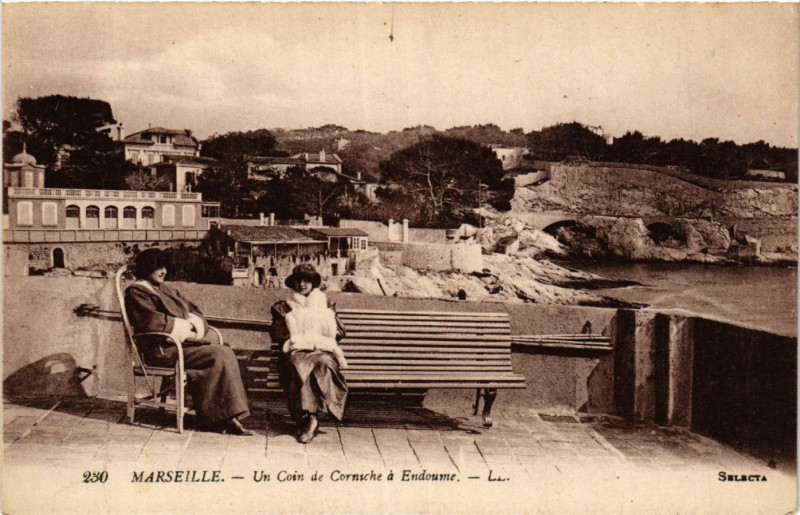 Carte postale ancienne Marseille Un coin de Corniche a Endoume à Marseille