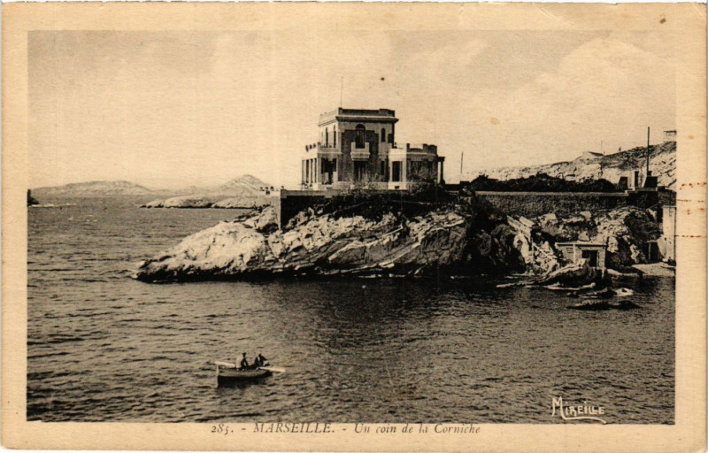 Carte postale ancienne Marseille Un cin de la Corniche à Marseille