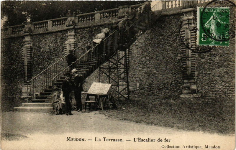 Carte postale ancienne Meudon La Terrasse-L'Escalier de fer à Meudon