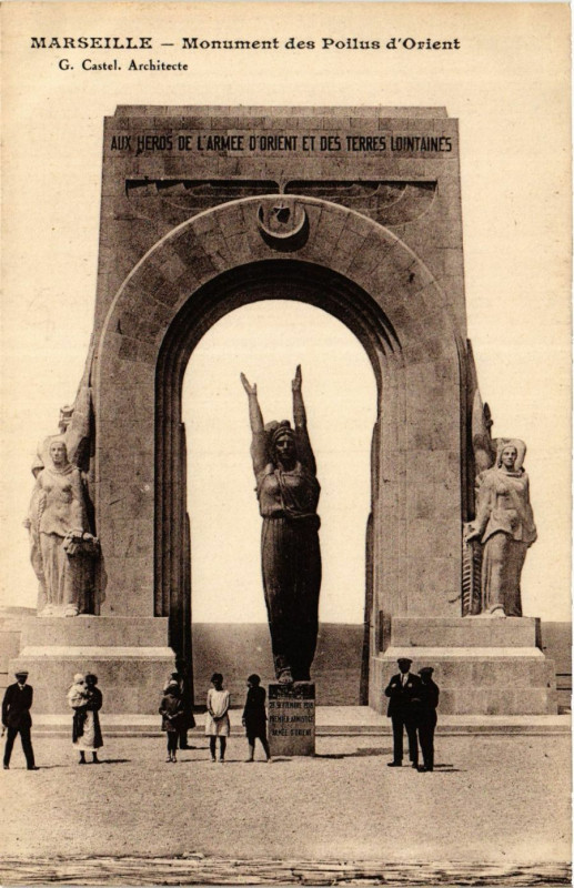 Carte postale ancienne Marseille Monument des Poilus d'Orient à Marseille