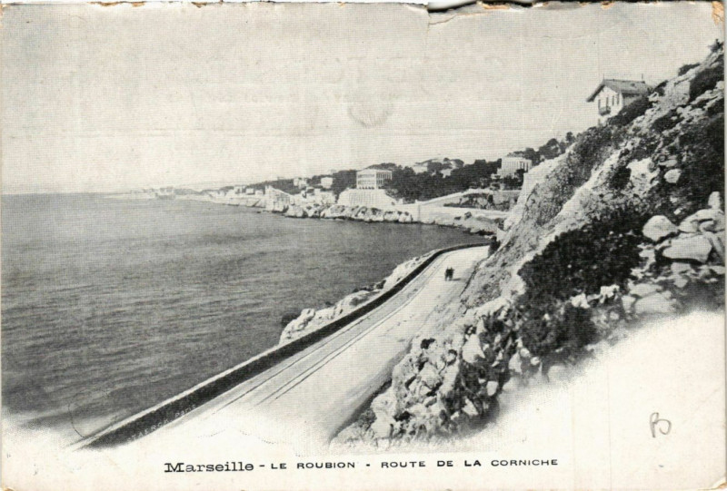 Carte postale ancienne Marseille Le Roubion Route de la Corniche à Marseille