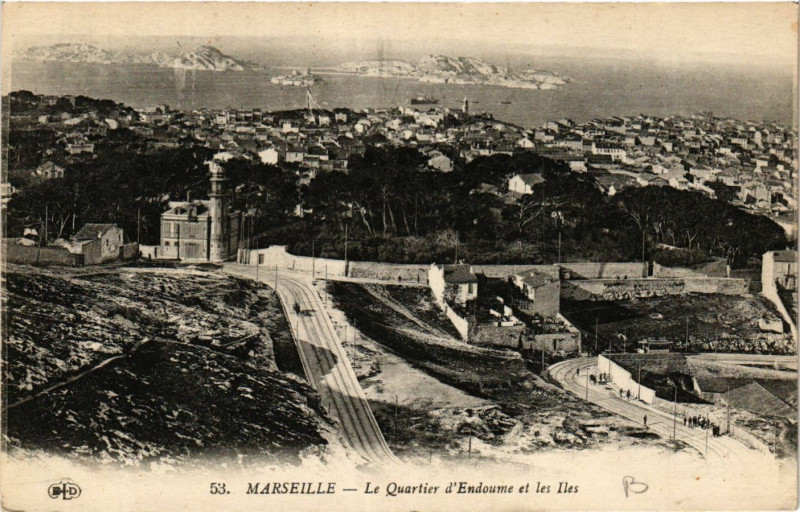 Carte postale ancienne Marseille Le Quartier d'Endoume et les Iles à Marseille