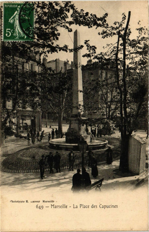 Carte postale ancienne Marseille La Place des Capucines à Marseille