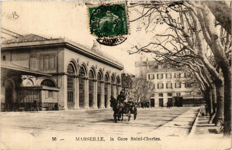 Carte postale ancienne Marseille La Gare St-Charles à Marseille
