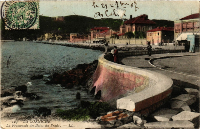 Carte postale ancienne Marseille La Corniche La Promenade des Bains du Prado à Marseille