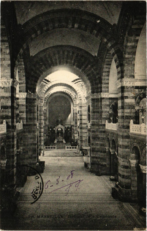 Carte postale ancienne Marseille Interieur de la Cathedrale à Marseille