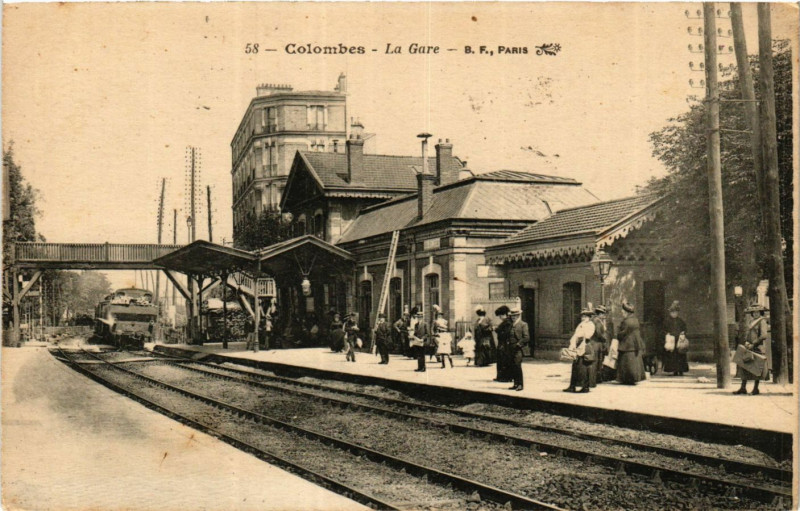 Carte postale ancienne Colombes La Gare à Colombes