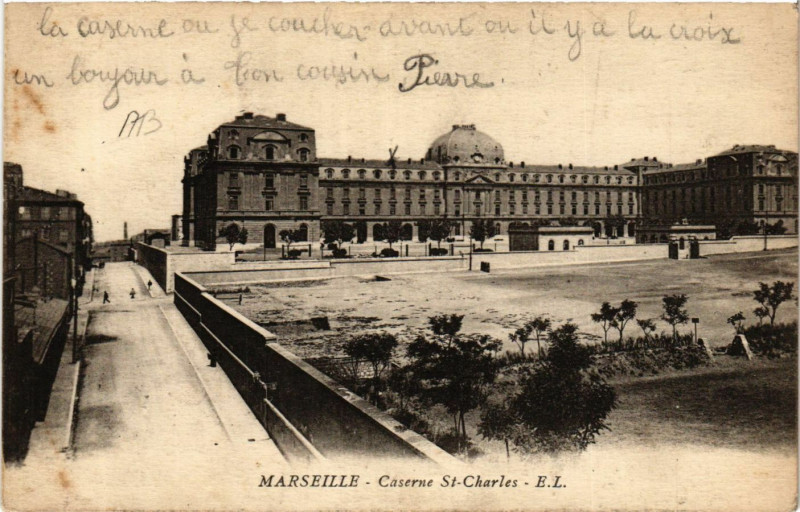 Carte postale ancienne Marseille Caserne St-Charles à Marseille