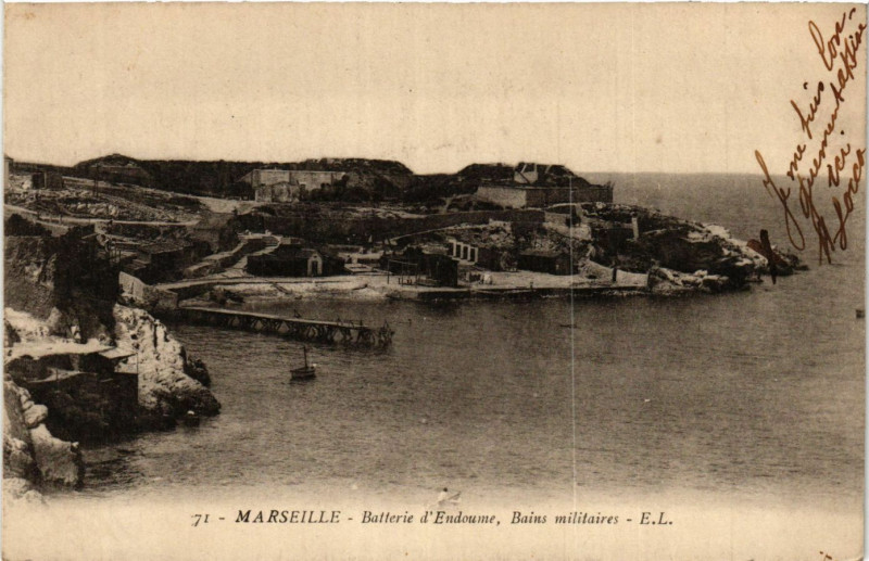 Carte postale ancienne Marseille Batterie d'Endoume Bains militaires à Marseille