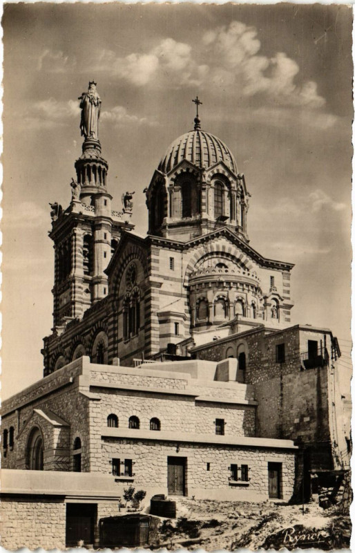 Carte postale ancienne Marseille Basilique de N.D. de la Garde à Marseille
