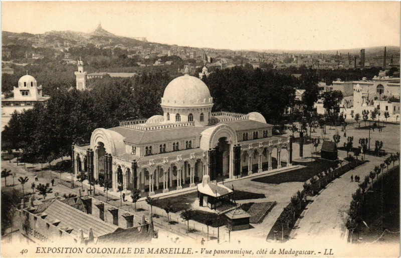Carte postale ancienne Expo Coloniale Marseille Vue panoramique cote de Madagascar à Marseille