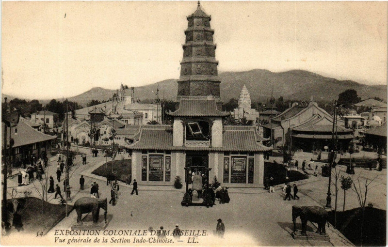 Carte postale ancienne Expo coloniale Marseille Vue générale de la Section Indo=Chinoise à Marseille