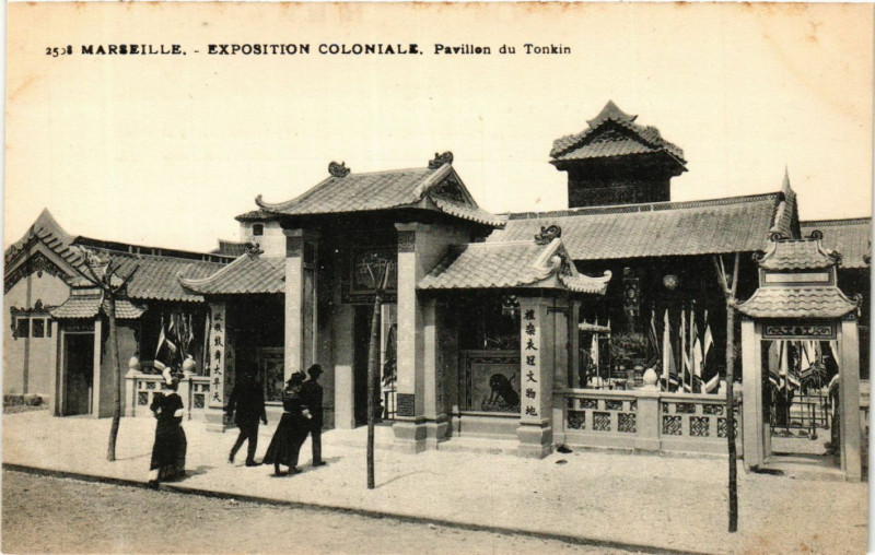 Carte postale ancienne Expo coloniale Marseille Pavillons du Tonkin à Marseille