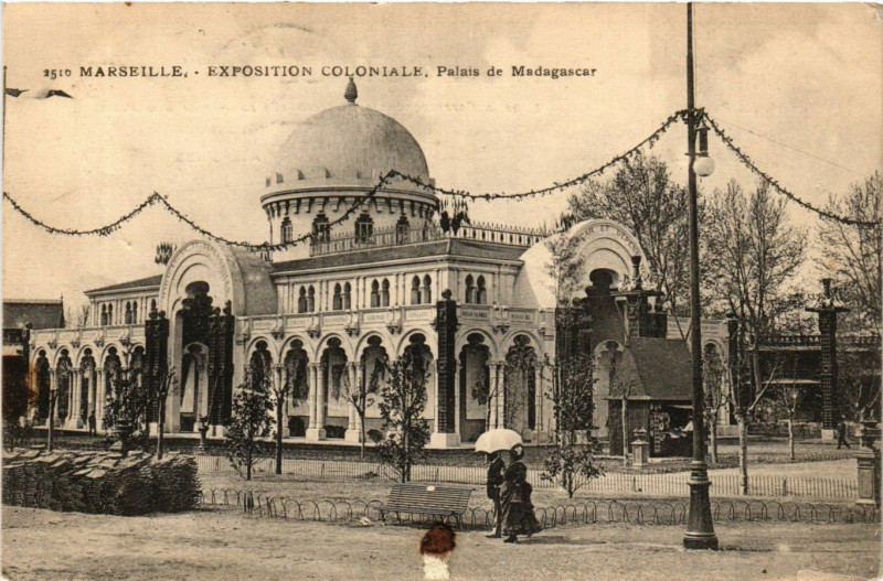 Carte postale ancienne Expo Coloniale Marseille Palais de Madagascar à Marseille