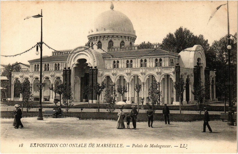 Carte postale ancienne Expo Coloniale Marseille Palais de Madagascar à Marseille