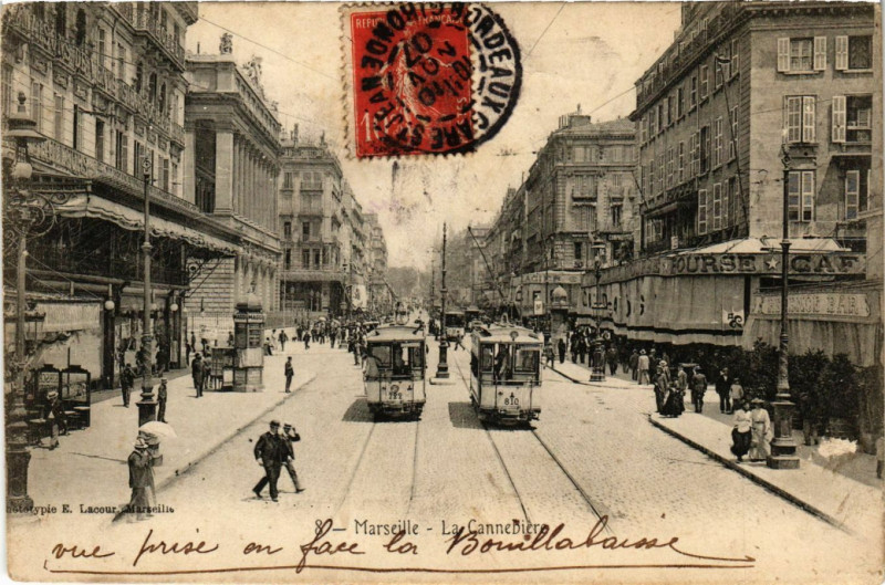 Carte postale ancienne Marseille - La Cannebiere à Marseille