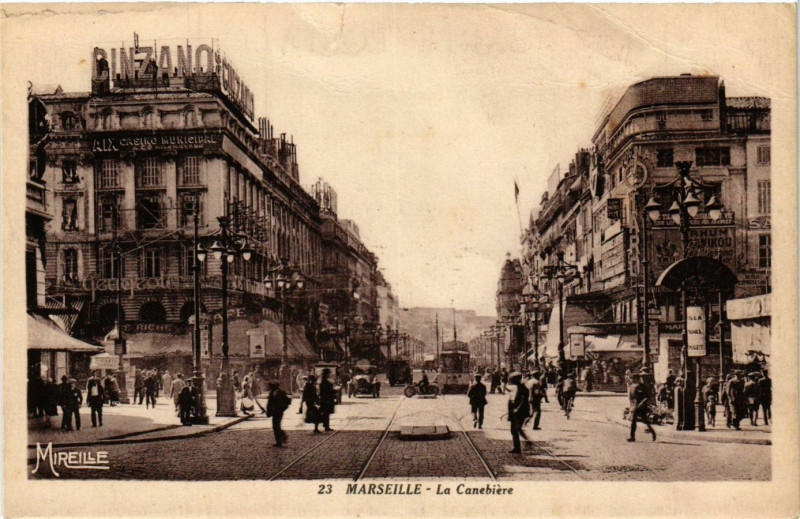 Carte postale ancienne Marseille - La Cannabiere à Marseille