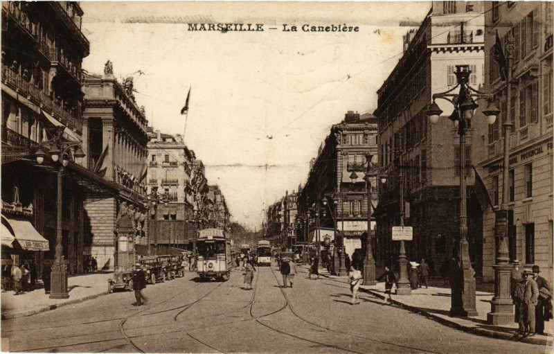 Carte postale ancienne Marseille - La Cannabiere à Marseille
