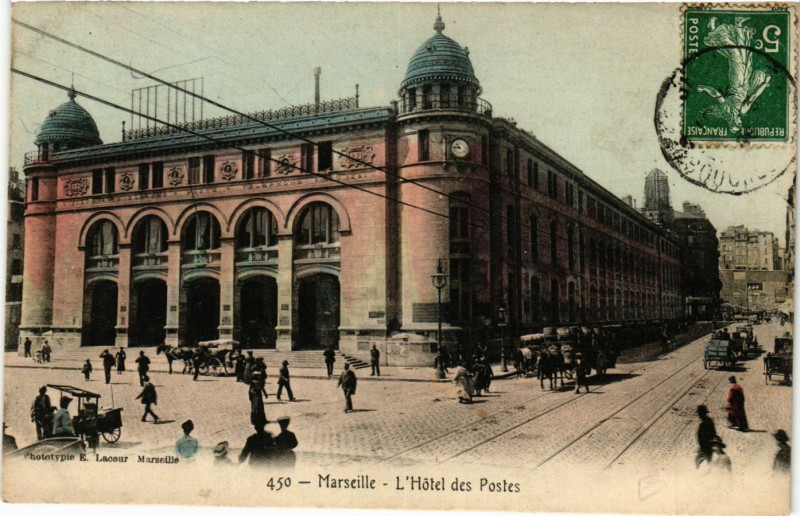 Carte postale ancienne Marseille - L'Hotel des Postes à Marseille