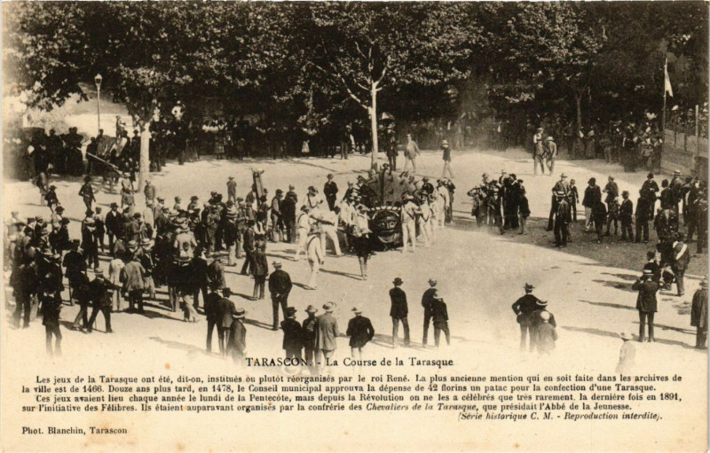 Carte postale ancienne Tarascon - La Course de la Tarasque à Tarascon