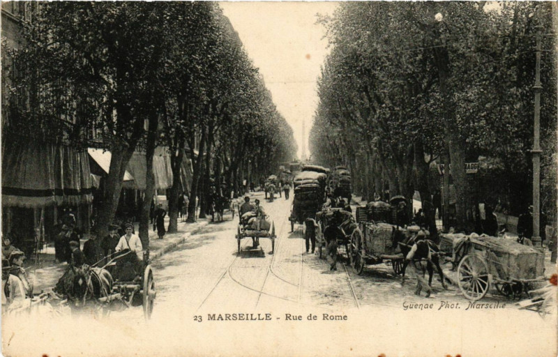 Carte postale ancienne Marseille - Rue de Rome à Marseille