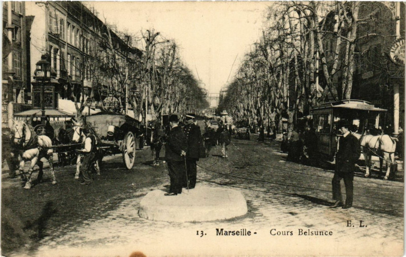 Carte postale ancienne Marseille - Cours Belsunce à Marseille