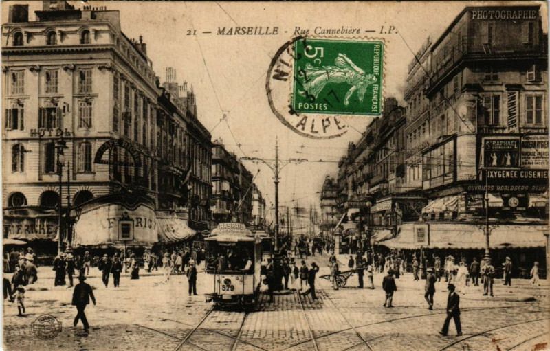 Carte postale ancienne Marseille - Rue Cannebiere à Marseille