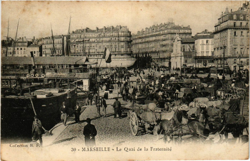 Carte postale ancienne Marseille - Le Quai de la Fraternite à Marseille