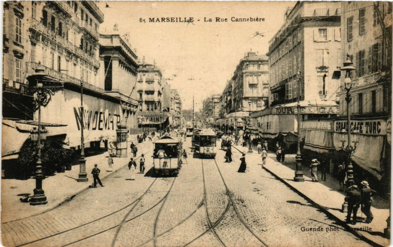 Carte postale ancienne Marseille - La Rue Cannebiere à Marseille