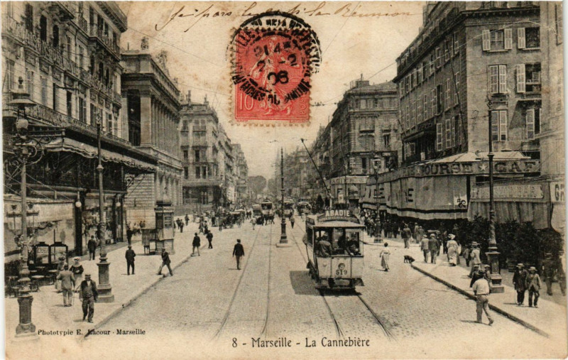 Carte postale ancienne Marseille - La Cannebiere à Marseille