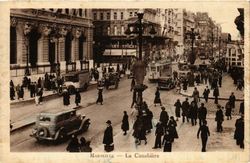 Carte postale ancienne Marseille - La Cannabiere à Marseille