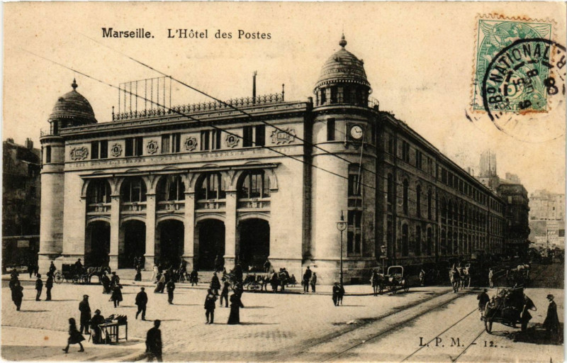 Carte postale ancienne Marseille - L'Hotel des Postes à Marseille