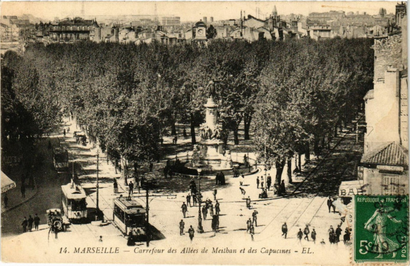 Carte postale ancienne Marseille - Carrefour des Allees de Meilhan et des Capucines à Marseille