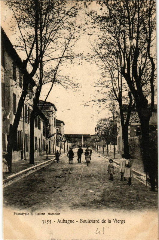 Carte postale ancienne Aubagne - Boulevard de la Vierge à Aubagne