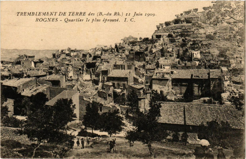 Carte postale ancienne Tremblement de Terre - Rognes - Quartier le plus eprouve à Rognes