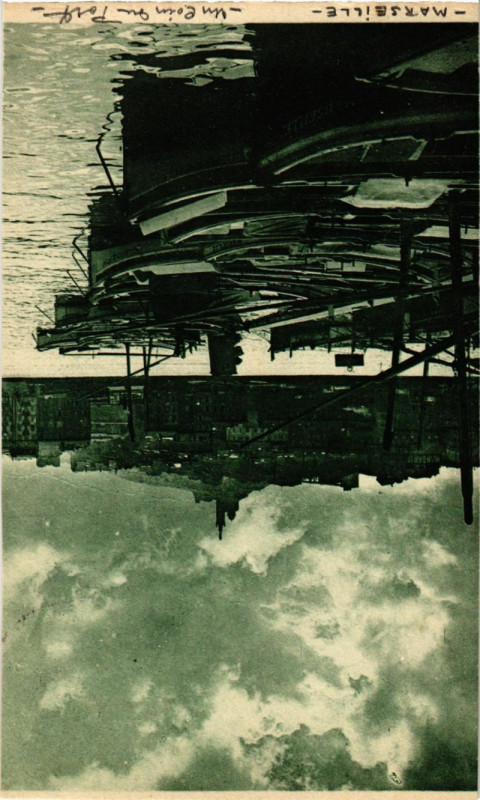 Carte postale ancienne Marseille - Un coin du Port à Marseille