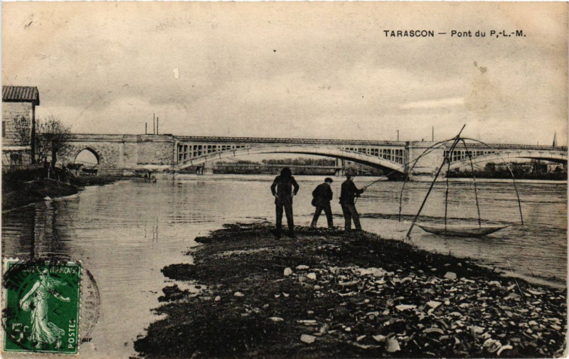 Carte postale ancienne Tarascon - Pont du P.L.M. à Tarascon