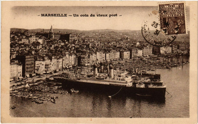 Carte postale ancienne Marseille - Un coin du Vieux Port à Marseille