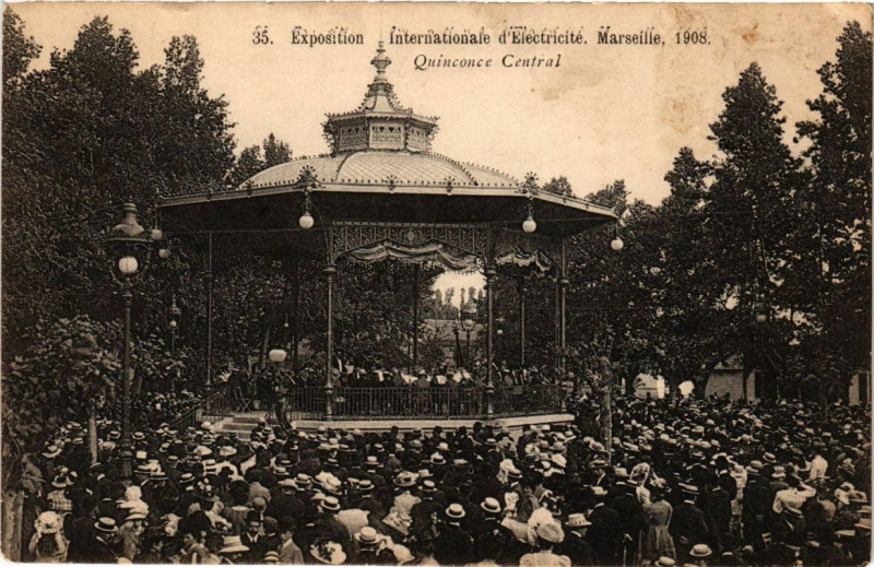Carte postale ancienne Marseille - Quinconce centrale à Marseille