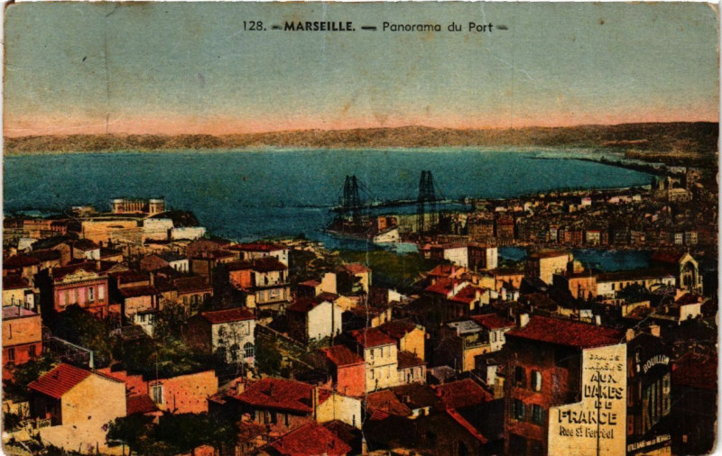 Carte postale ancienne Marseille - Panorama des Ports à Marseille