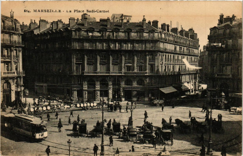 Carte postale ancienne Marseille - La Place Sadi-Carnot à Marseille