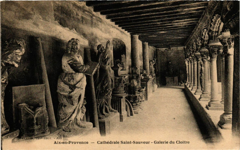 Carte postale ancienne Aix-en-Provence - Cathedrale, Galerie du cloitre à Aix-en-Provence