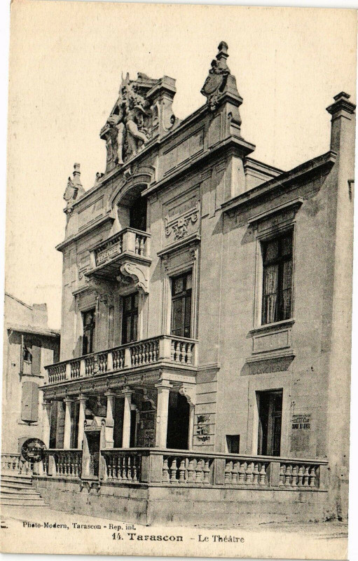 Carte postale ancienne Tarascon-Le Theatre à Tarascon