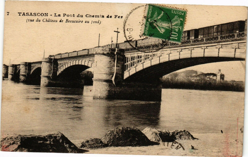 Carte postale ancienne Tarascon-La Pont du Chemin de Fer à Tarascon